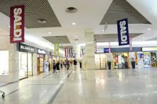 Il commercio domenicale conviene? Il dibattito sul lavoro festivo