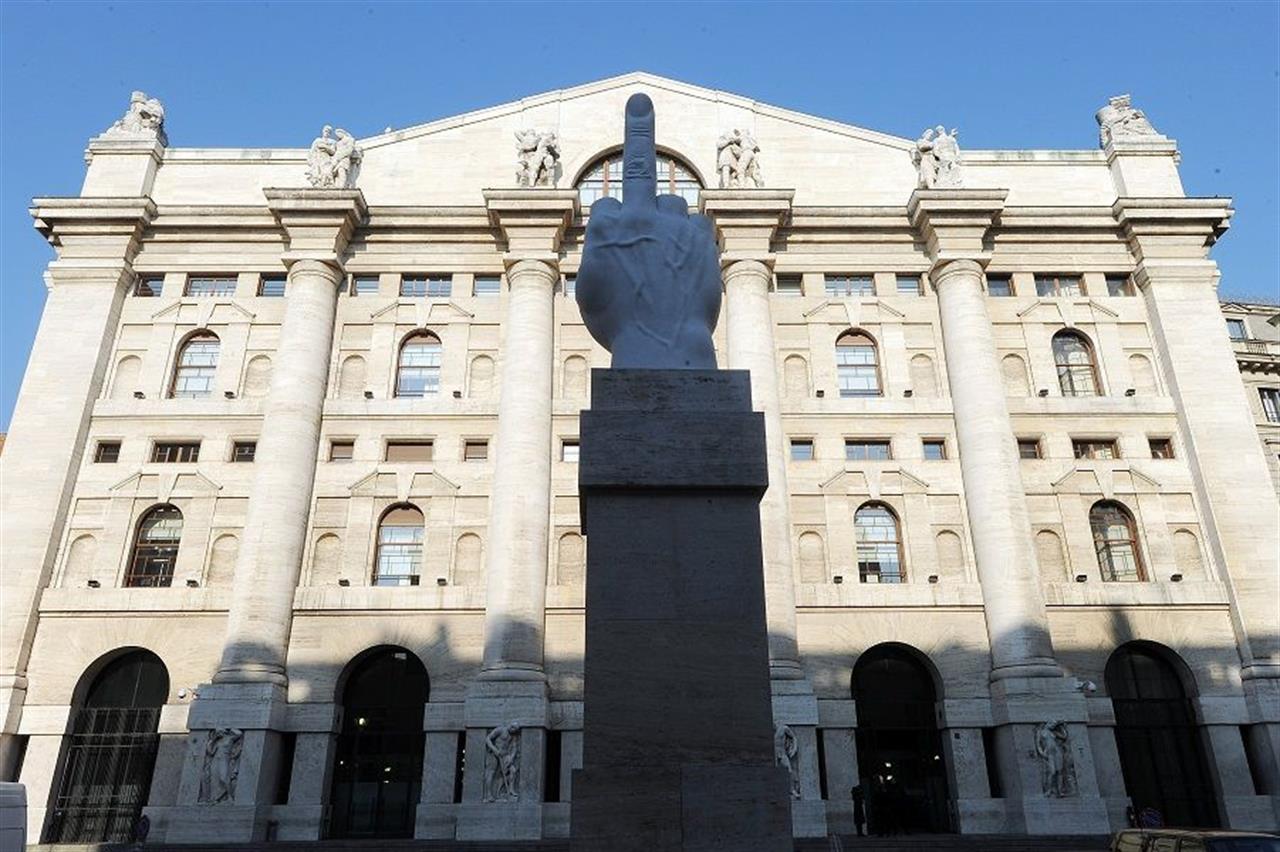 Borse Europee piatte, male Milano